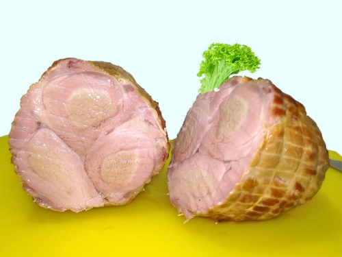 Копченый мясной батон из свиной вырезки