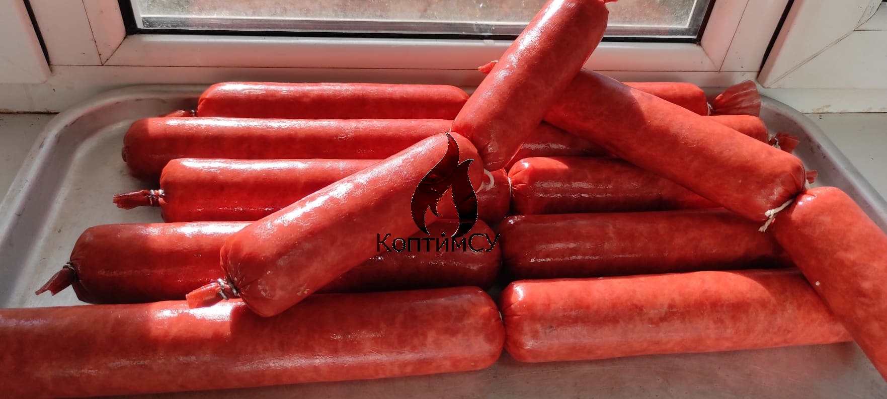 Копченый сервелат в сыром виде Image